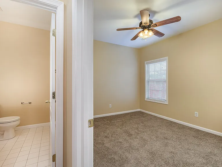 2318 Shady Maple Trl — Photo 10