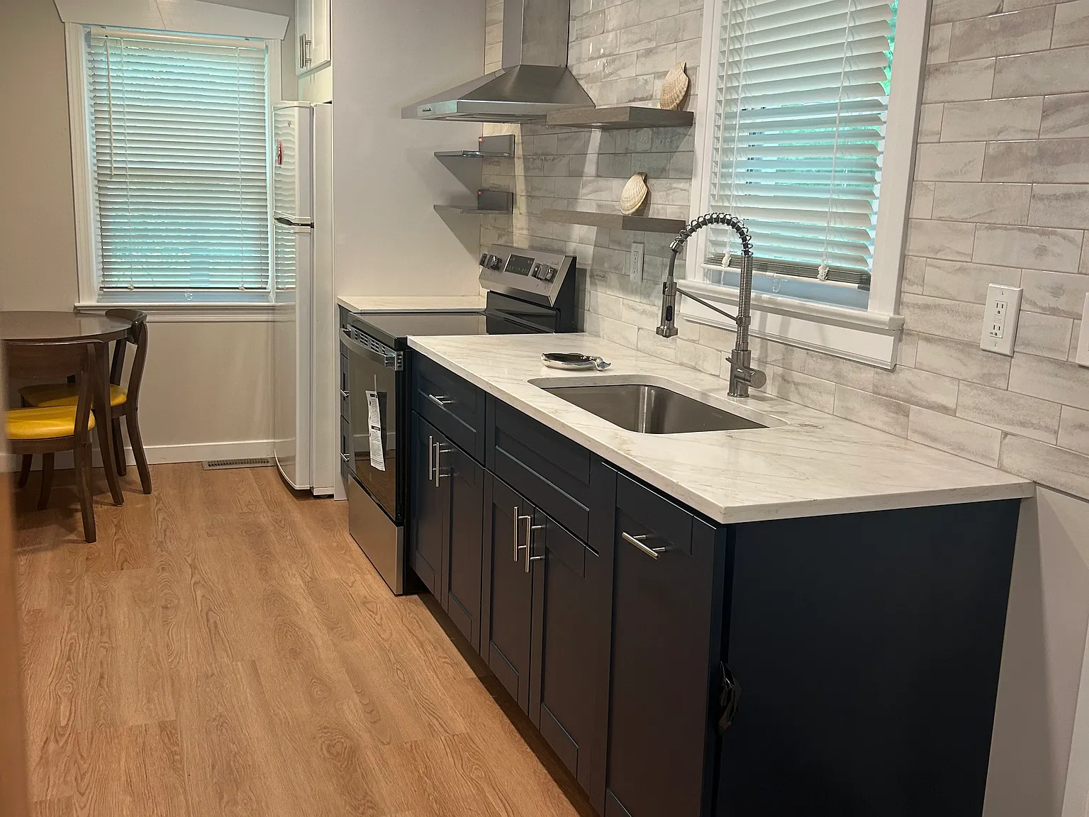 2 bed, 875 sqft, $3,100 — Photo 2
