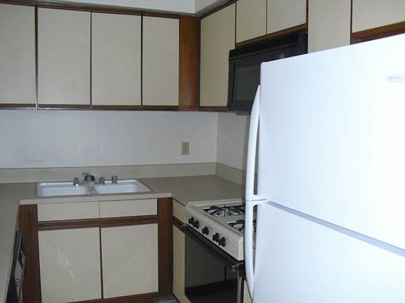 4th image of 1400 Camden Ave APT 203