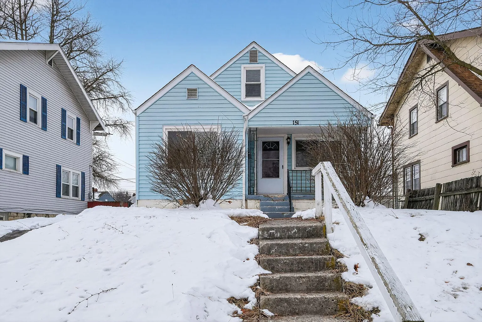 151 Columbian Ave photo 1