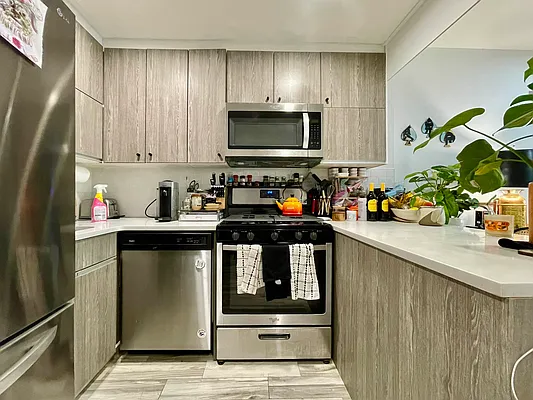 Rented by Oxford Property Group | media 27