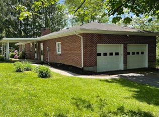 414 Monroe St N, Alderson, WV 24910
