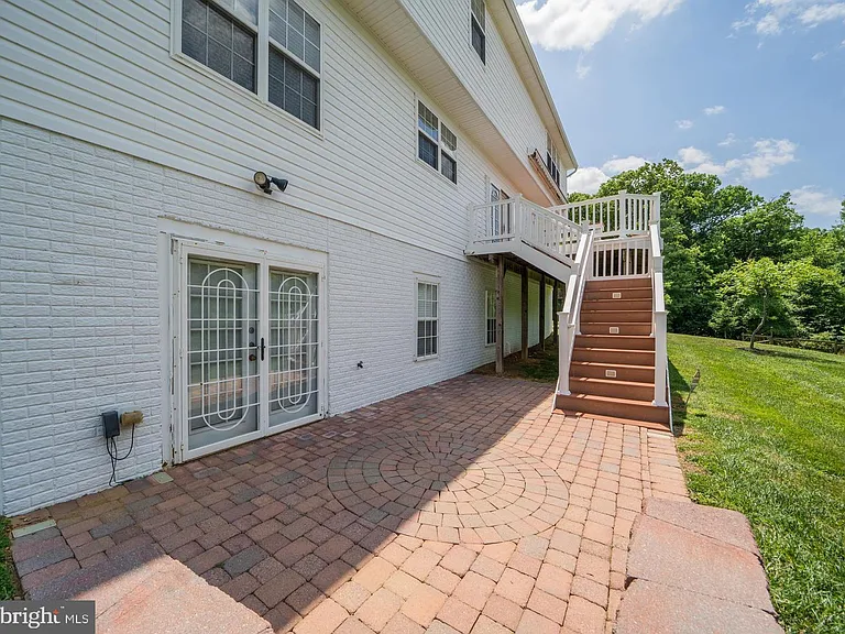 1401 Windjammer Ct — Photo 5