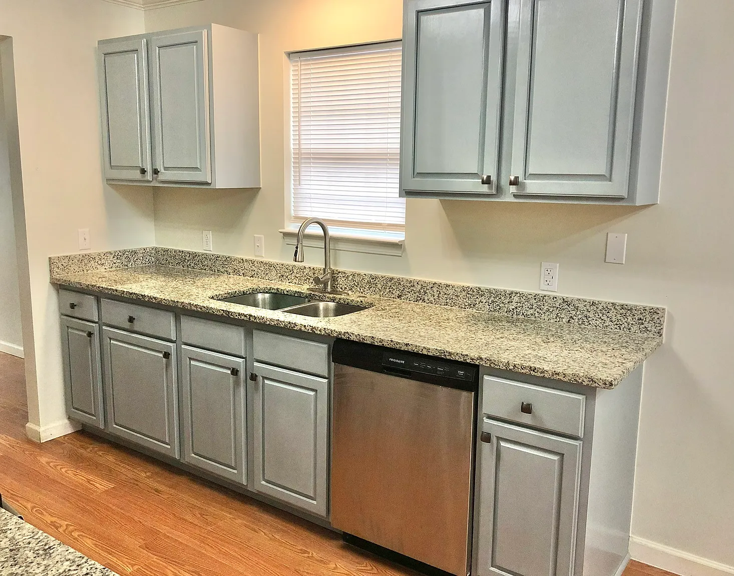 3 bed, 1260 sqft, $1,940 — Photo 3