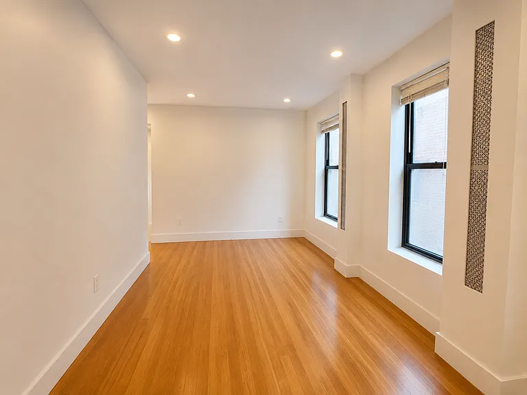 216 W 22nd St #3FE — Photo 3