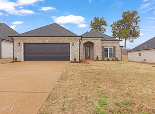 11 Rockford Dr, Jackson, TN 38305