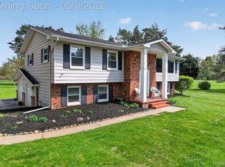 1180 N Hurd Rd, Ortonville, MI 48462