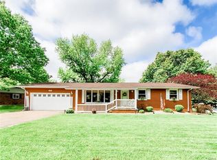 200 Whispering Oaks Dr, Bethalto, IL