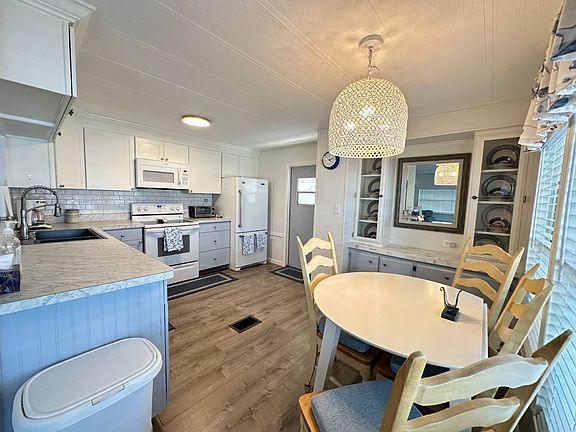 5th image of 5516 Colonial Rd #221