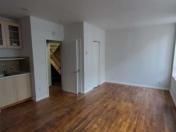 4th image of 349 W 53rd St #1A