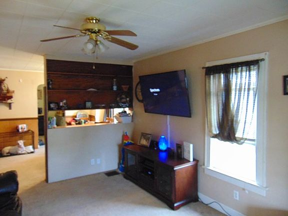 2nd image of 275 Latourette St