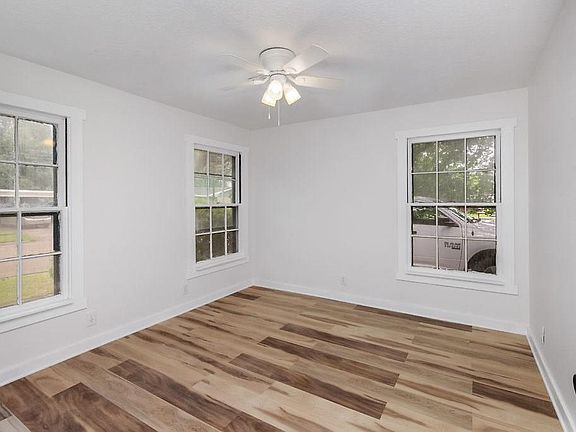 5th image of 2420 Aster St