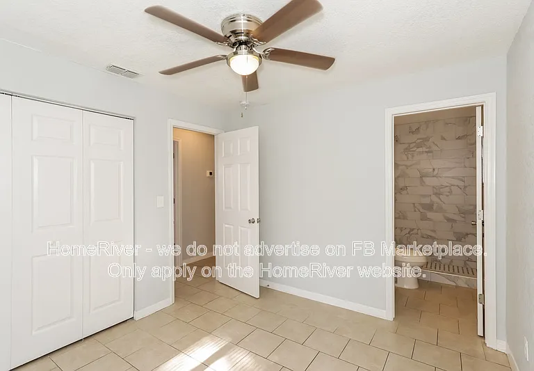 705 W 9th St — Photo 8