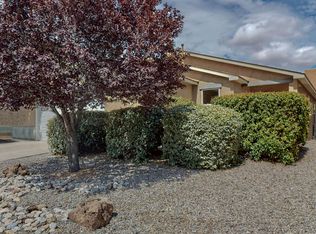 2015 Via Esterlina Ave SE, Rio Rancho, NM 87124
