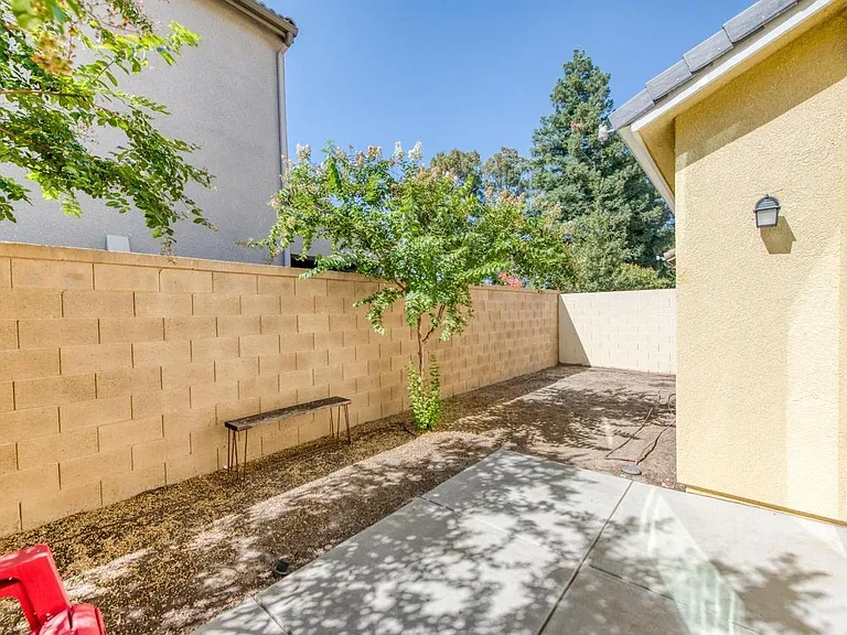 1304 Royalty Way — Photo 24
