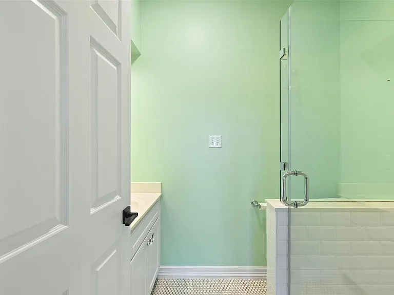 2922 Thousand Oaks Dr — Photo 23