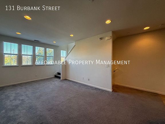4th image of 131 Burbank St