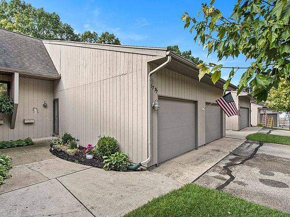 2nd image of 2797 Rockvalley Ct NE