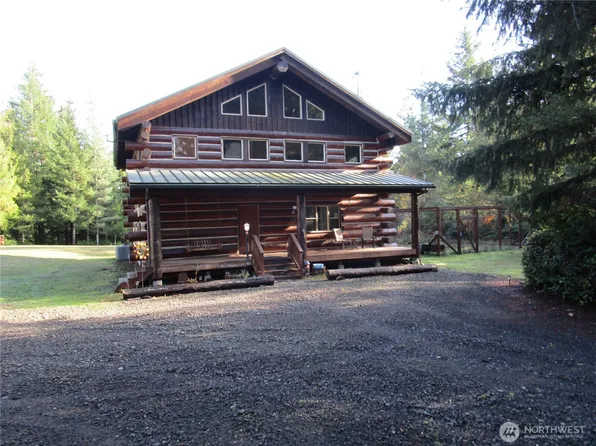 40 E Seahawks Way, Belfair, WA 98528