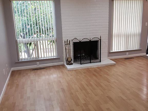 3rd image of 640 Vasona Ave