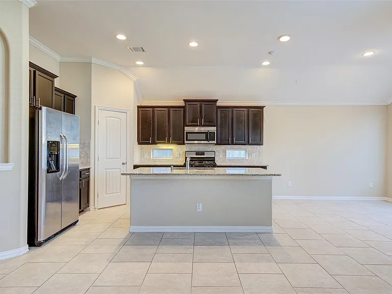 6519 Point Hollow Ln — Photo 29