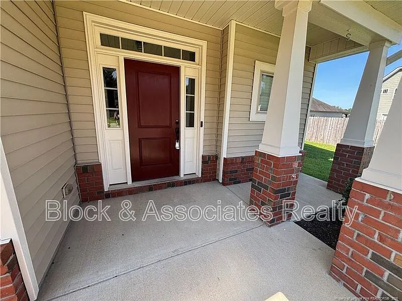 3 bed, 2.5 bath, $1,900 — Photo 2