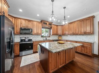 4900 E Cattail Dr, Sioux Falls, SD 57110