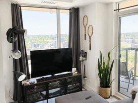 318 Richmond St W