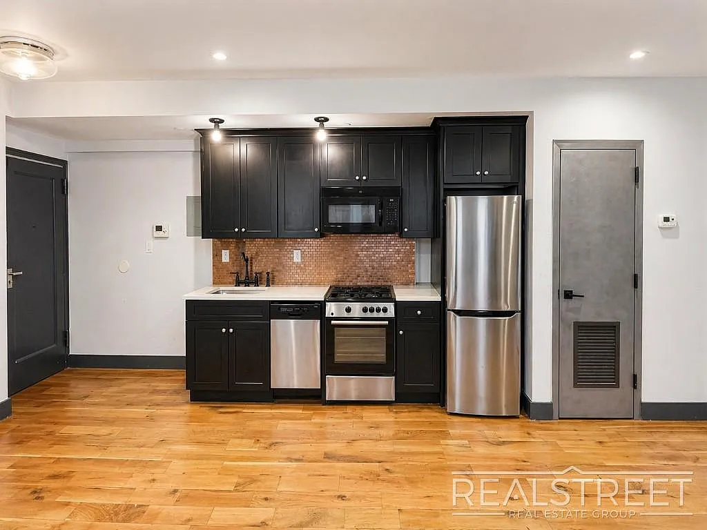 1322 Prospect Place — Photo 3
