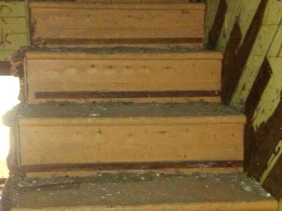 4th image of 1825 Broadway Ave