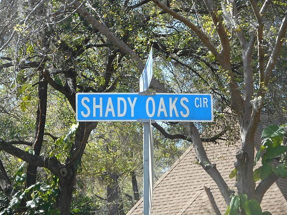 5th image of 229 Shady Oaks Cir