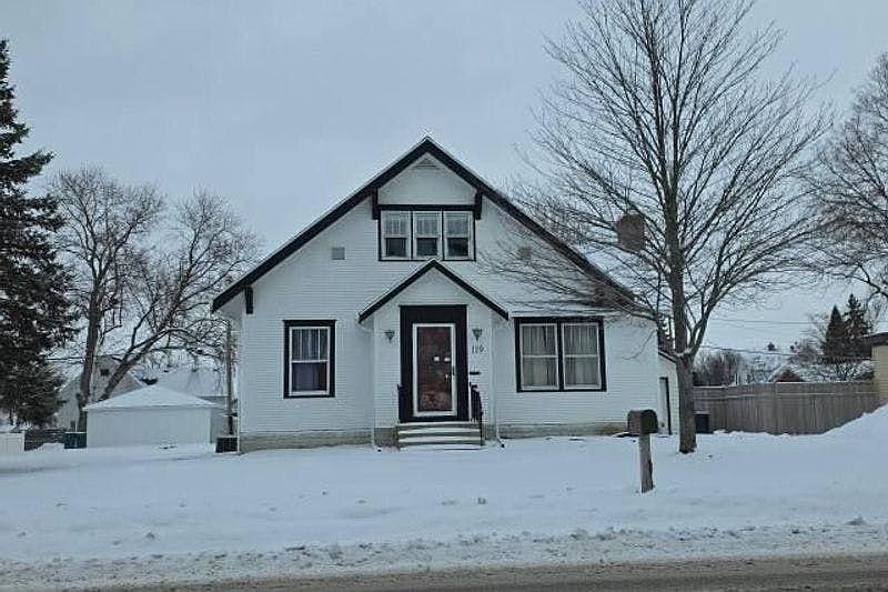 1st image of 119 S 4th St