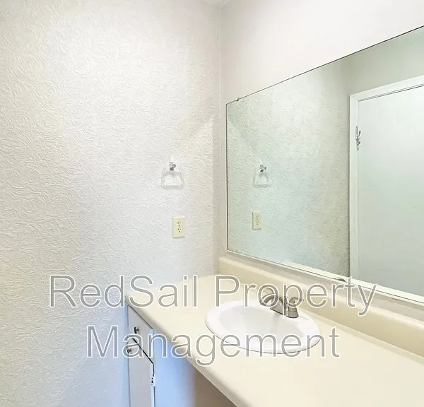 1114 Clear Springs Rd — Photo 14