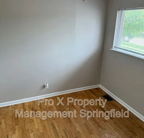 2929 E University St #6 — Photo 16
