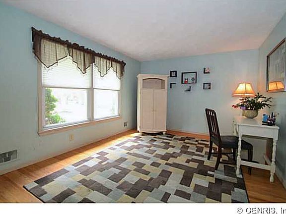 3rd image of 7 Wedgewood Dr