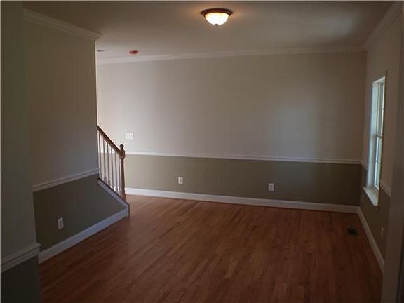 3rd image of 500 Eskridge Dr