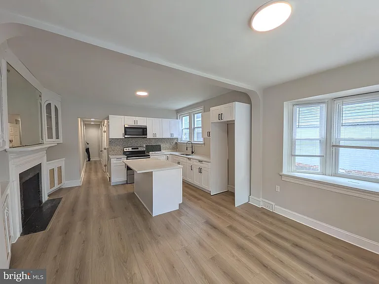 5750-52 Rising Sun Ave #B1 — Photo 9