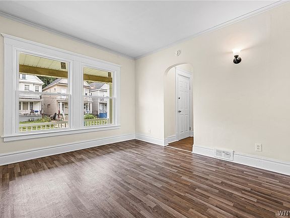 5th image of 688 Riley St