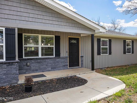 2nd image of 132 Cherokee Cir