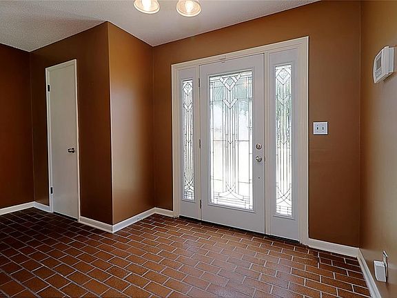 4th image of 137 Ledyard Dr
