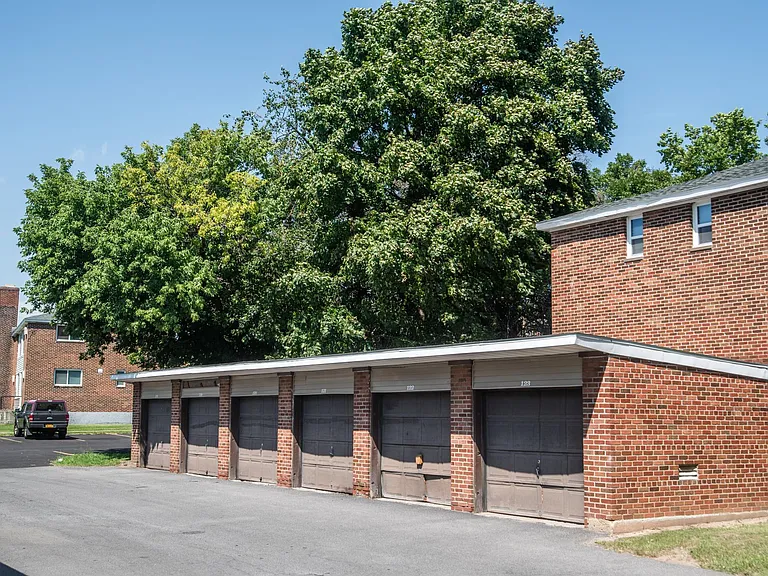 Grant Village Apartments — Photo 14