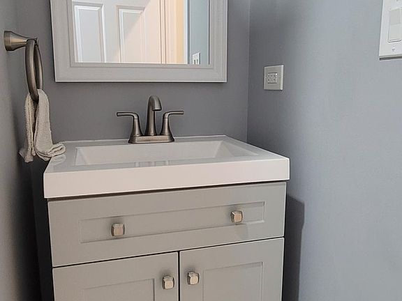 3rd image of 2306 S Oakley Ave #1