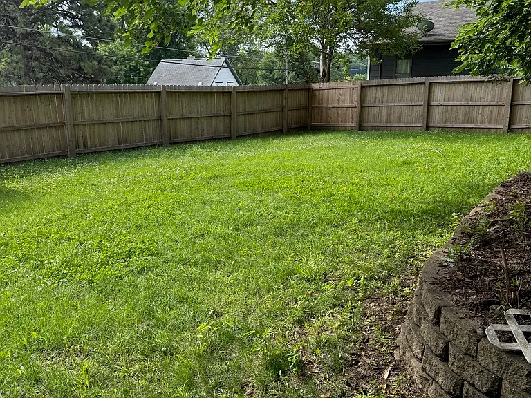 326 Logan St — Photo 28