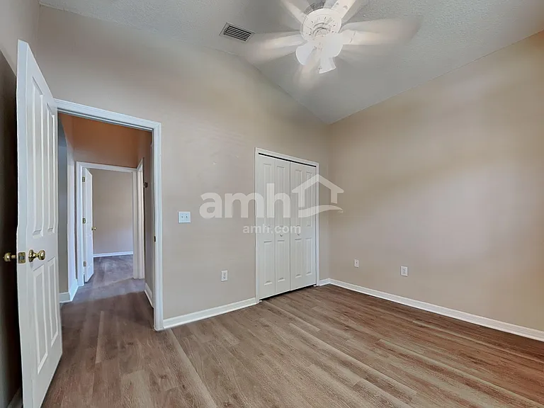25008 Hyde Park Blvd — Photo 11
