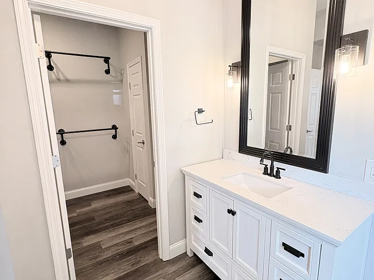 507 E Church St — Photo 12