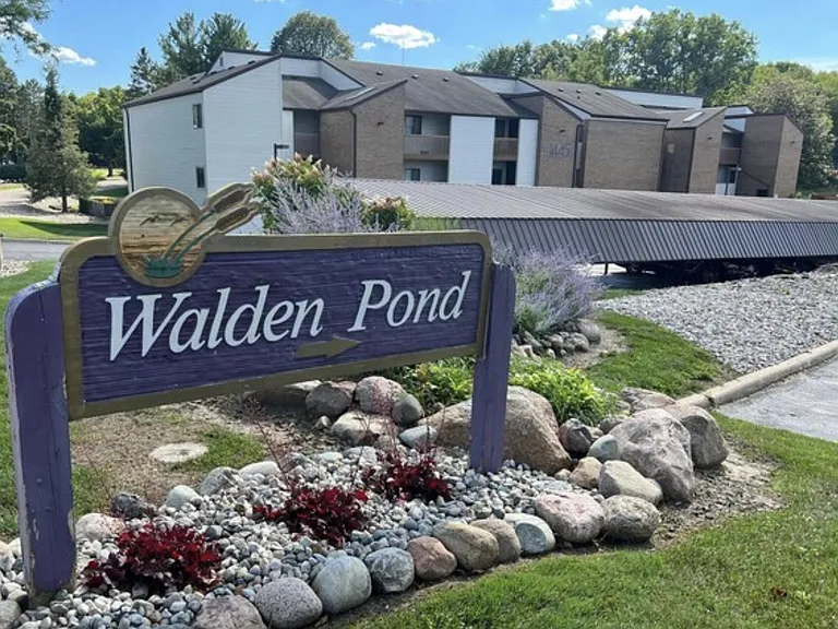 1570 W Pond Dr #32 — Photo 2