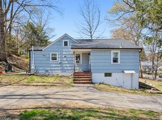 10 Central Ave, Hopatcong, NJ 07843