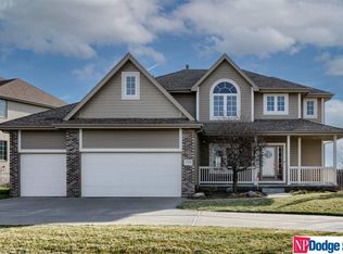 17109 Palisades Dr, Omaha, NE 68136