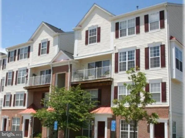 2480 Angeline Dr APT 304, Herndon, VA 20171