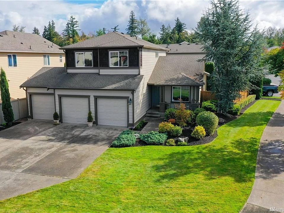 1st image of 500 106th Ave NE Unit 210